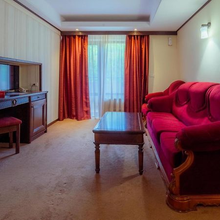 Hotel Perla สลานิก-มอลโดวา ภายนอก รูปภาพ