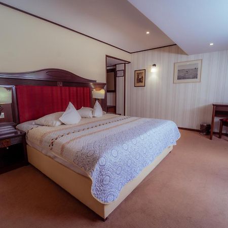 Hotel Perla สลานิก-มอลโดวา ภายนอก รูปภาพ