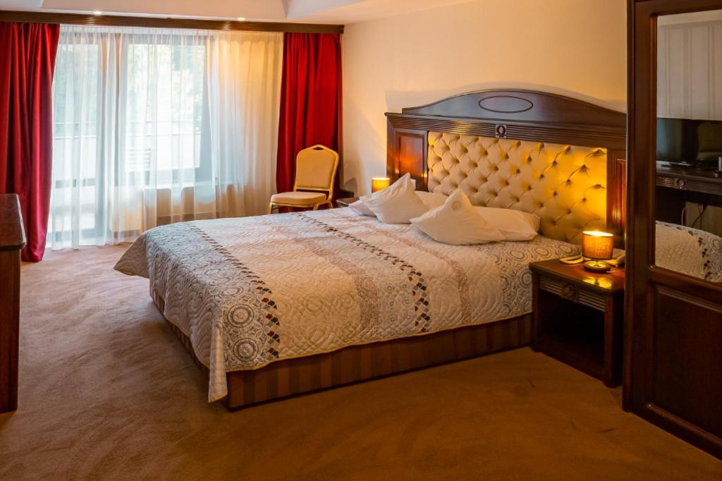 Hotel Perla สลานิก-มอลโดวา ภายนอก รูปภาพ