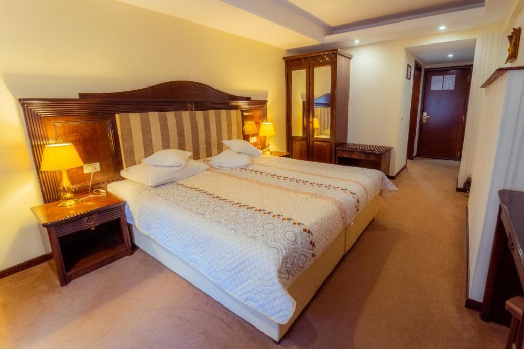 Hotel Perla สลานิก-มอลโดวา ภายนอก รูปภาพ