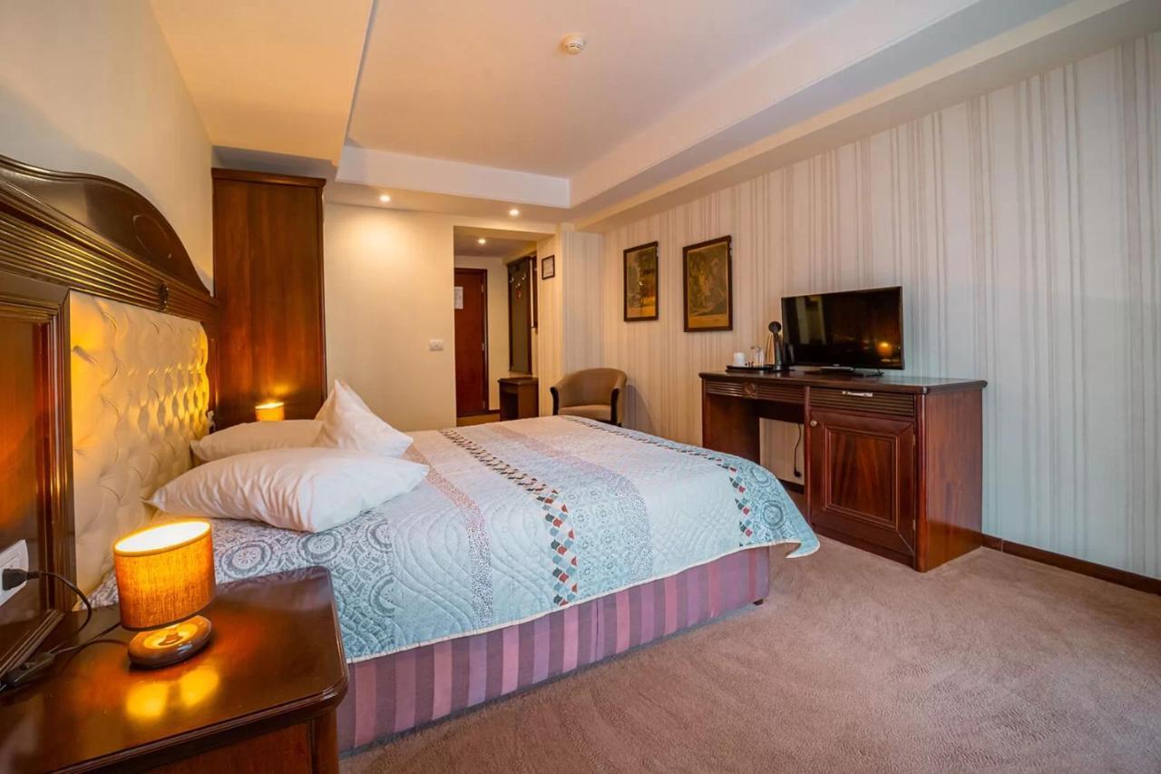 Hotel Perla สลานิก-มอลโดวา ภายนอก รูปภาพ