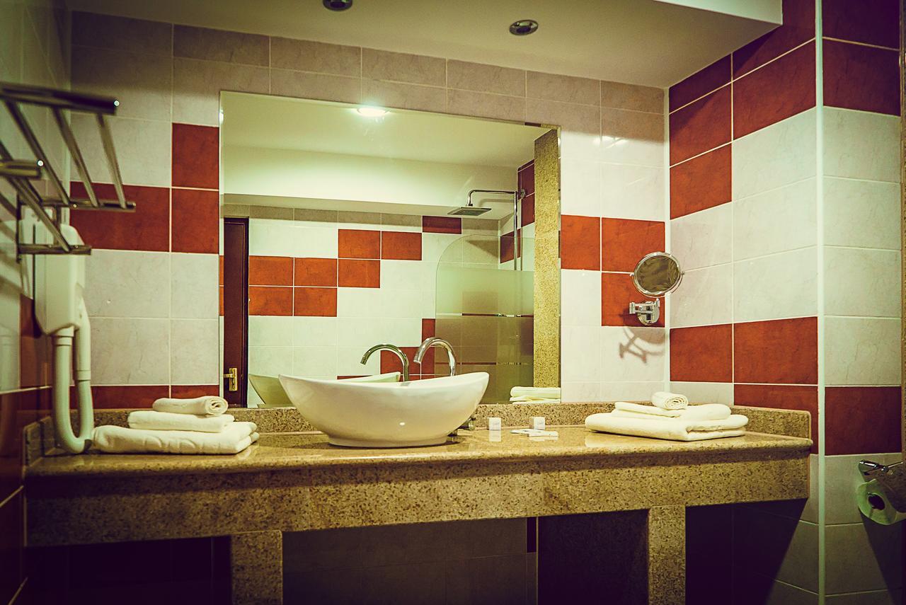 Hotel Perla สลานิก-มอลโดวา ภายนอก รูปภาพ