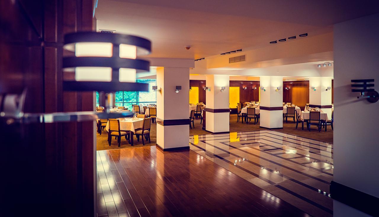 Hotel Perla สลานิก-มอลโดวา ภายนอก รูปภาพ