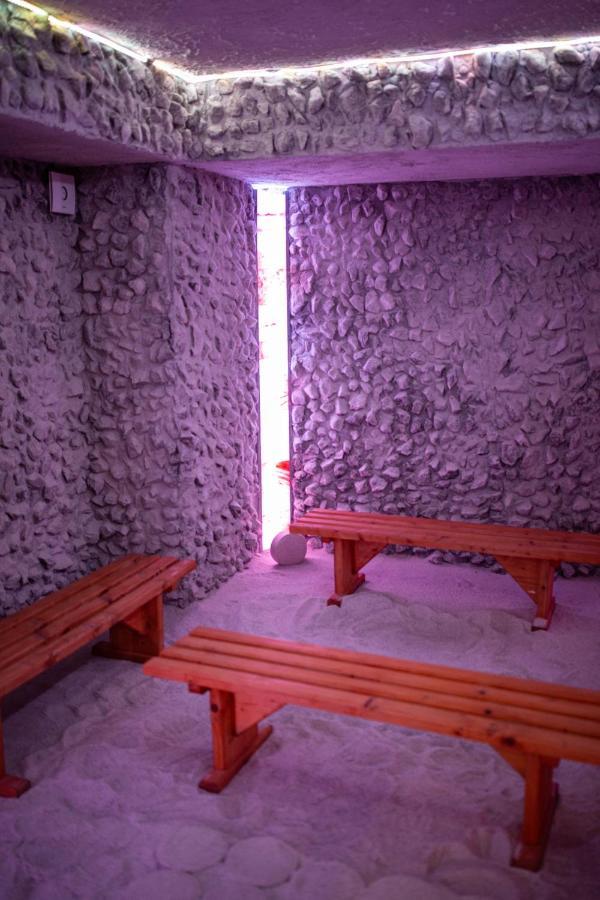 Hotel Perla สลานิก-มอลโดวา ภายนอก รูปภาพ